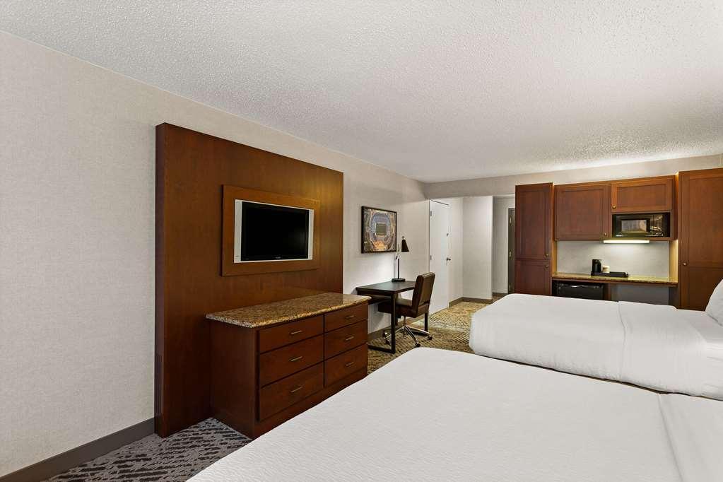 The Clover Hotel, Ascend Hotel Collection South Bend Room photo