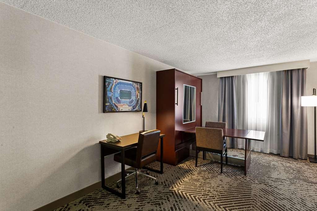 The Clover Hotel, Ascend Hotel Collection South Bend Room photo