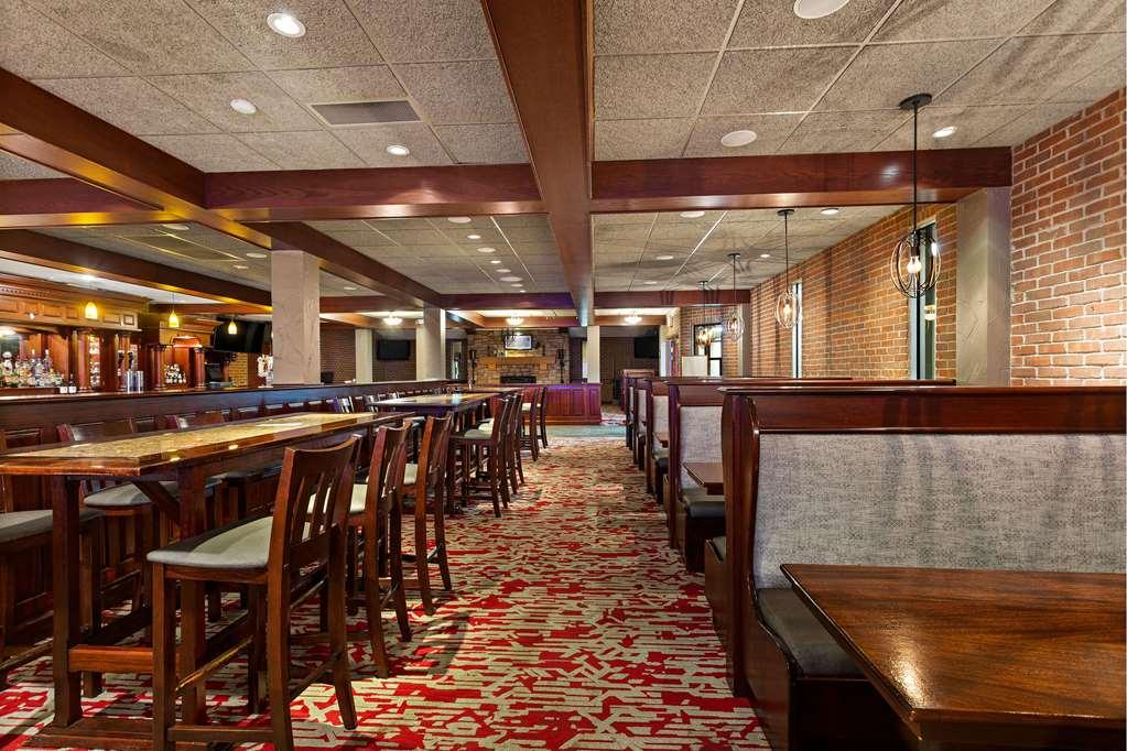 The Clover Hotel, Ascend Hotel Collection South Bend Restaurant photo